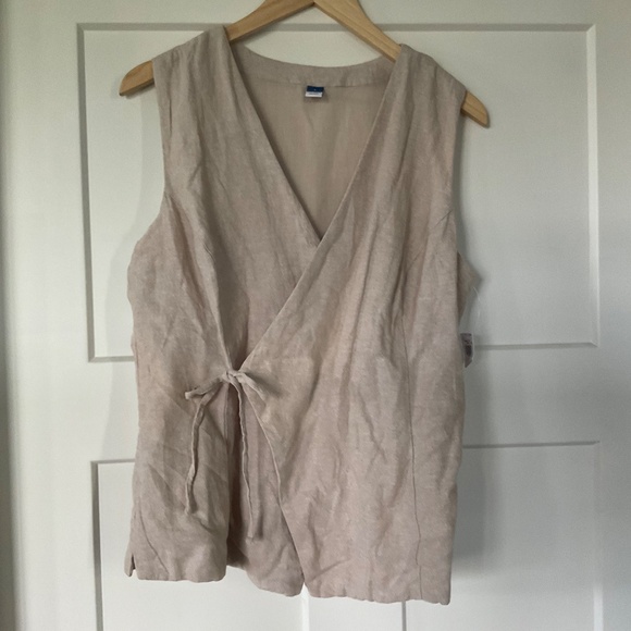 NWT Old Navy Wrap-Front Linen-Blend Vest - Picture 2 of 8